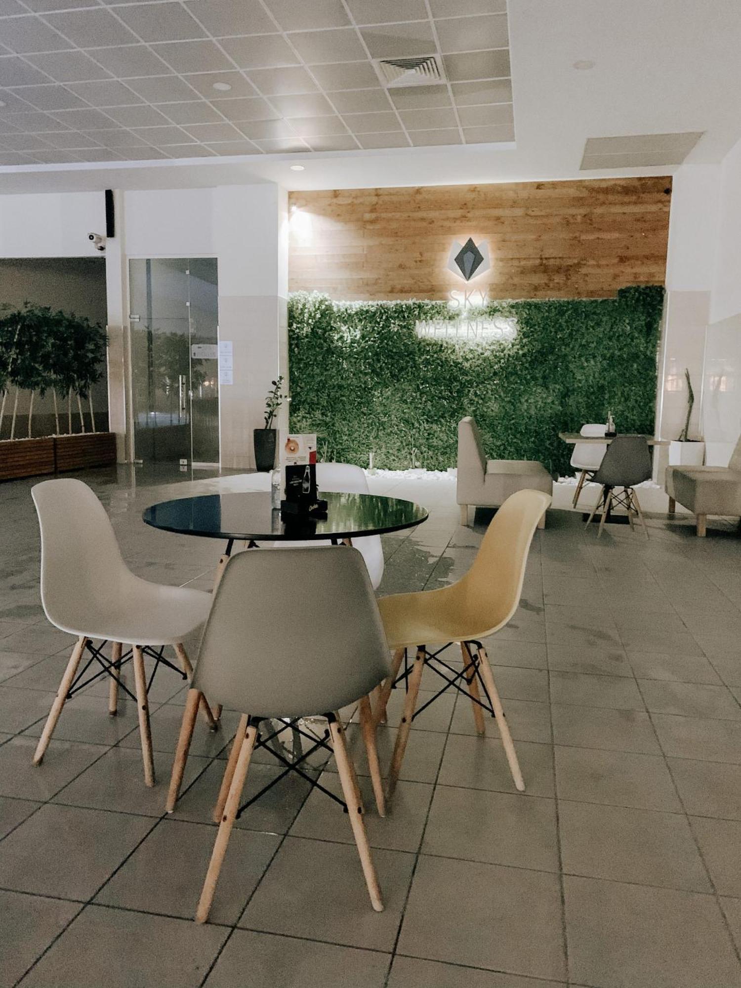 Luxury Condos On 18Th, 3Rd, 5Th Floor With Pool, Fitness, Parking Included Üsküp Dış mekan fotoğraf