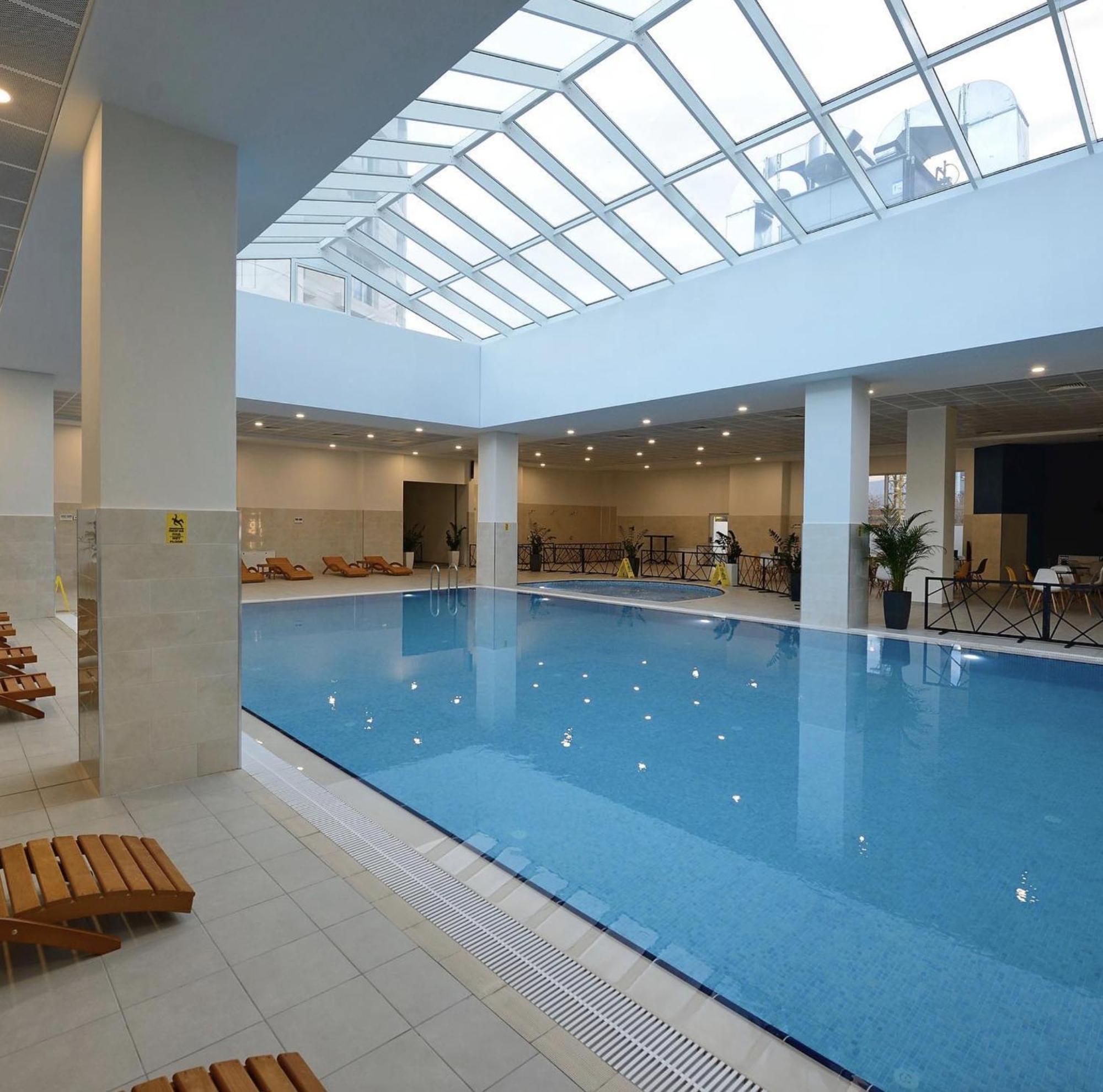 Luxury Condos On 18Th, 3Rd, 5Th Floor With Pool, Fitness, Parking Included Üsküp Dış mekan fotoğraf