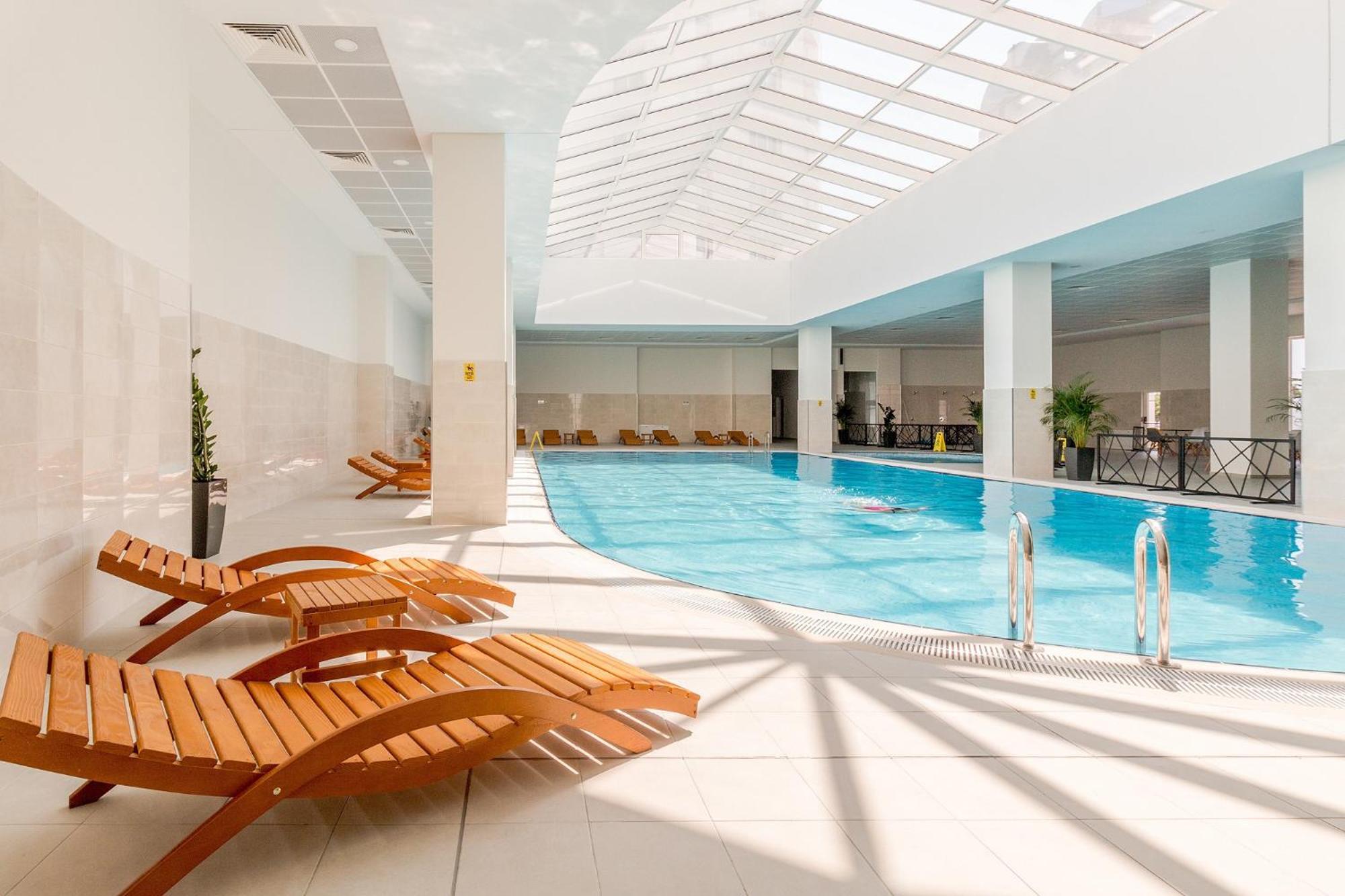 Luxury Condos On 18Th, 3Rd, 5Th Floor With Pool, Fitness, Parking Included Üsküp Dış mekan fotoğraf